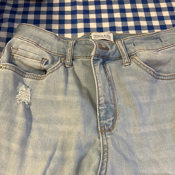 Crown & Ivy ripped frayed bottom jeans size 6 skinny cropped - Picture 2 of 6